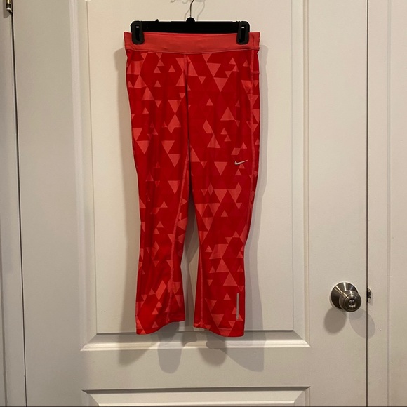 Nike Dri-Fit Triangle Print Capri Leggings - Picture 2 of 3